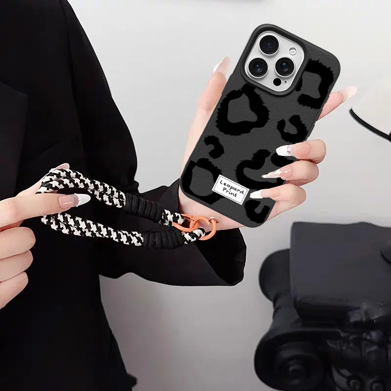Custodia con stampa leopardata - Realme Note 50 recensione e prezzo